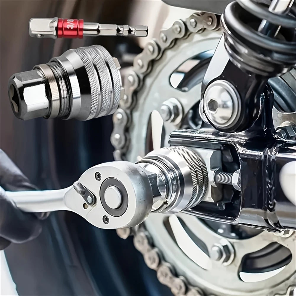 Bussola universale su un bullone della catena della moto